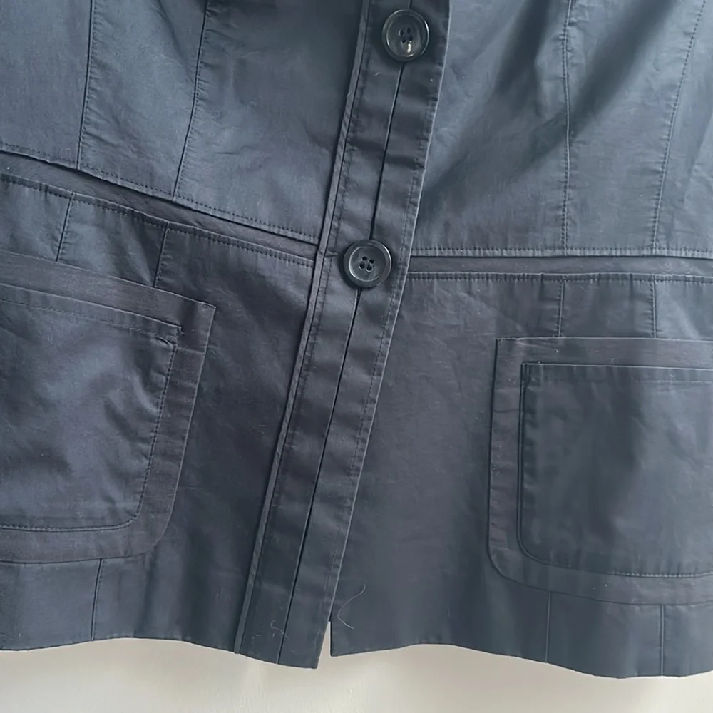 Ann Taylor Black Blazer, Like New, Size 6 - Picture 3 of 5